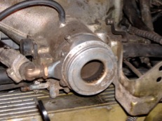 Photo of mixer on V8 intake
